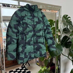 Mountain Hardware Women’s Sea Green Camo Midi Puff Parka